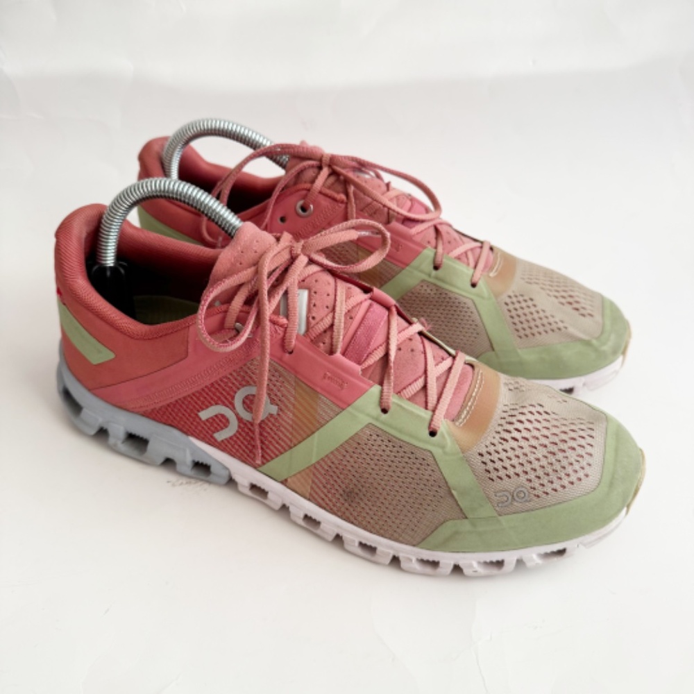 On Running Cloudflow Guava Sneakers Size 10 - image 1